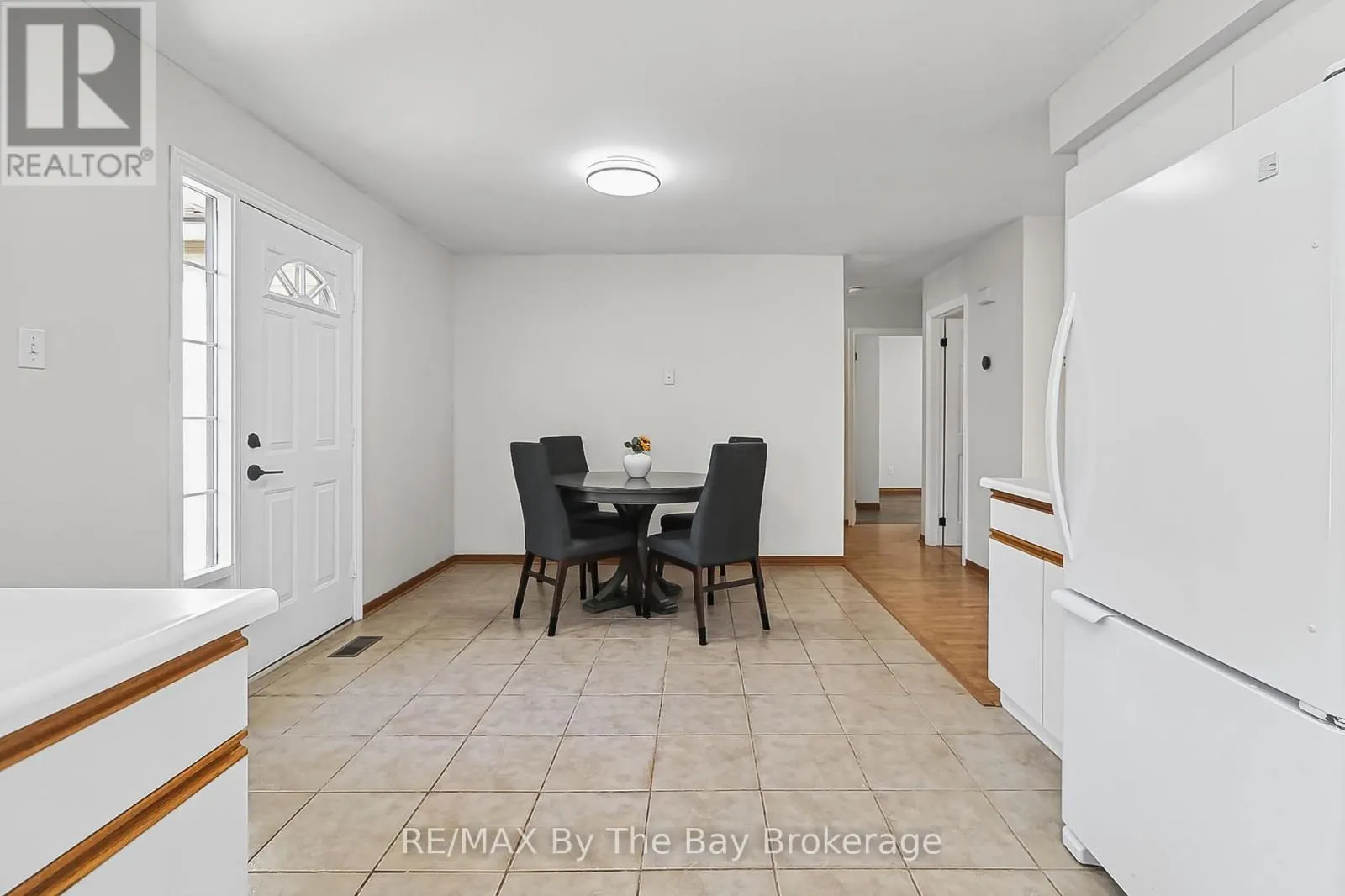 6 RIVERDALE (MAIN LEVEL) DRIVE