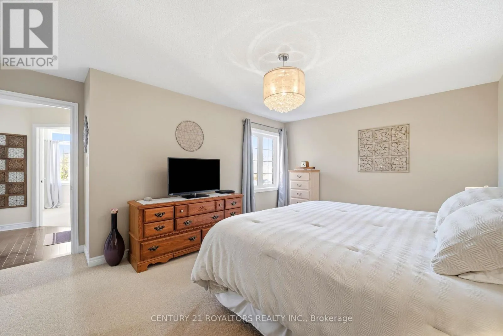 42 PEARCEY CRESCENT