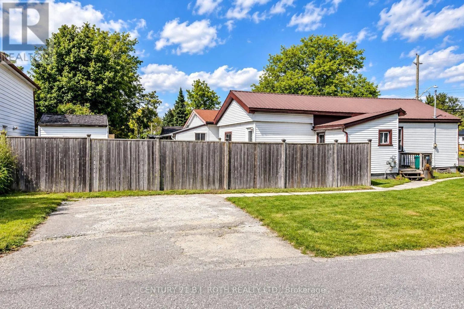 381 FOREST AVENUE S