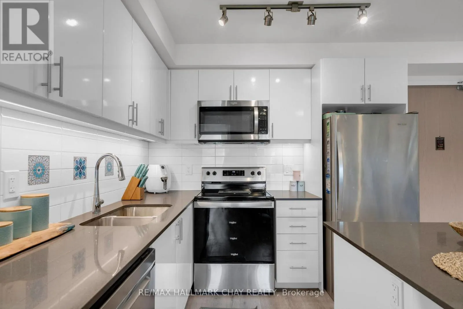 310 - 58 LAKESIDE TERRACE