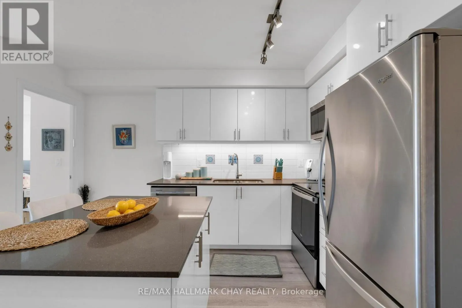 310 - 58 LAKESIDE TERRACE