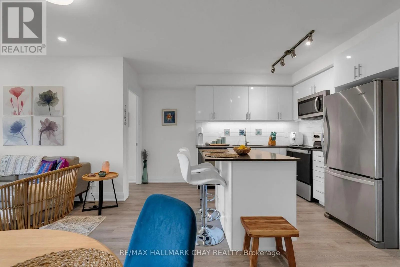 310 - 58 LAKESIDE TERRACE