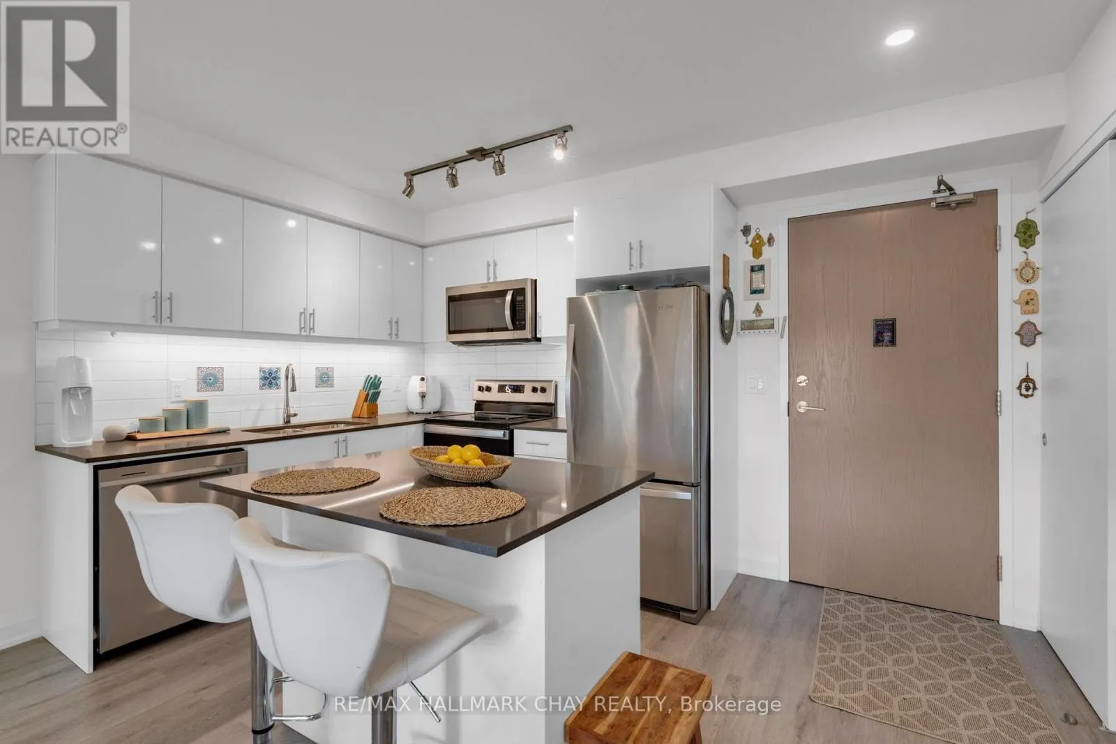 310 - 58 LAKESIDE TERRACE