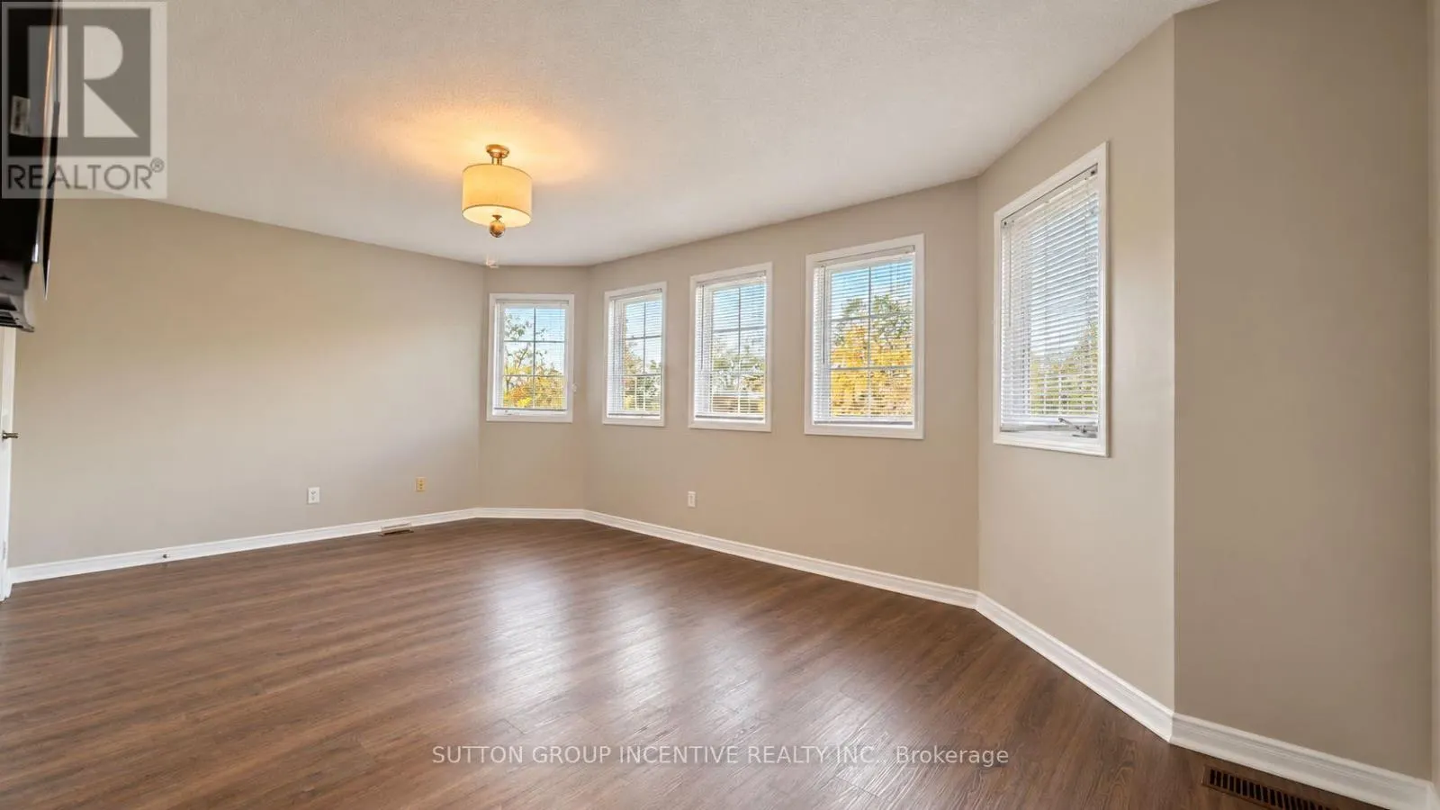 341 LIVINGSTONE STREET W