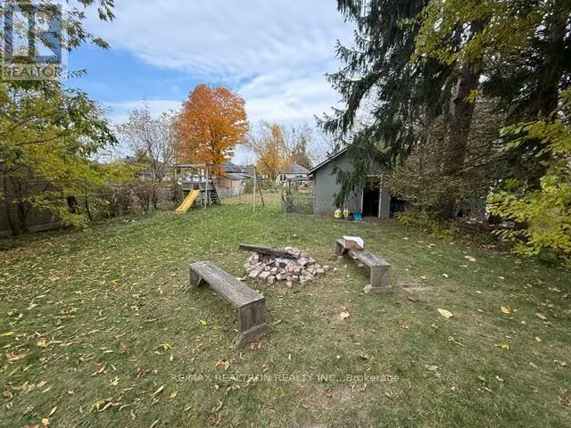 LOWER - 150 PENETANG STREET