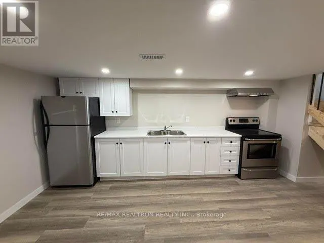 LOWER - 150 PENETANG STREET