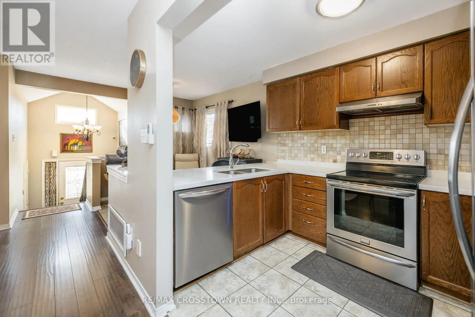 262 WESSENGER DRIVE