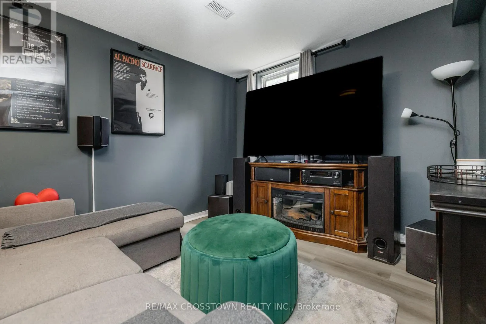 262 WESSENGER DRIVE