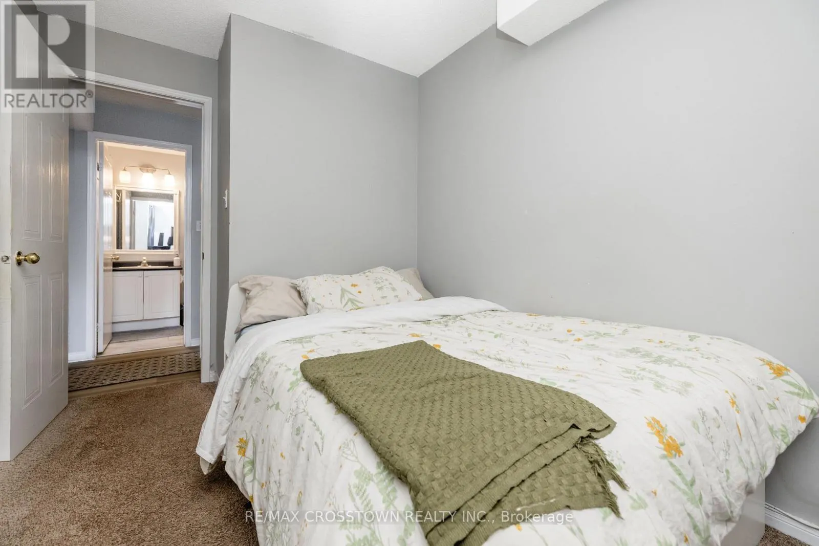262 WESSENGER DRIVE