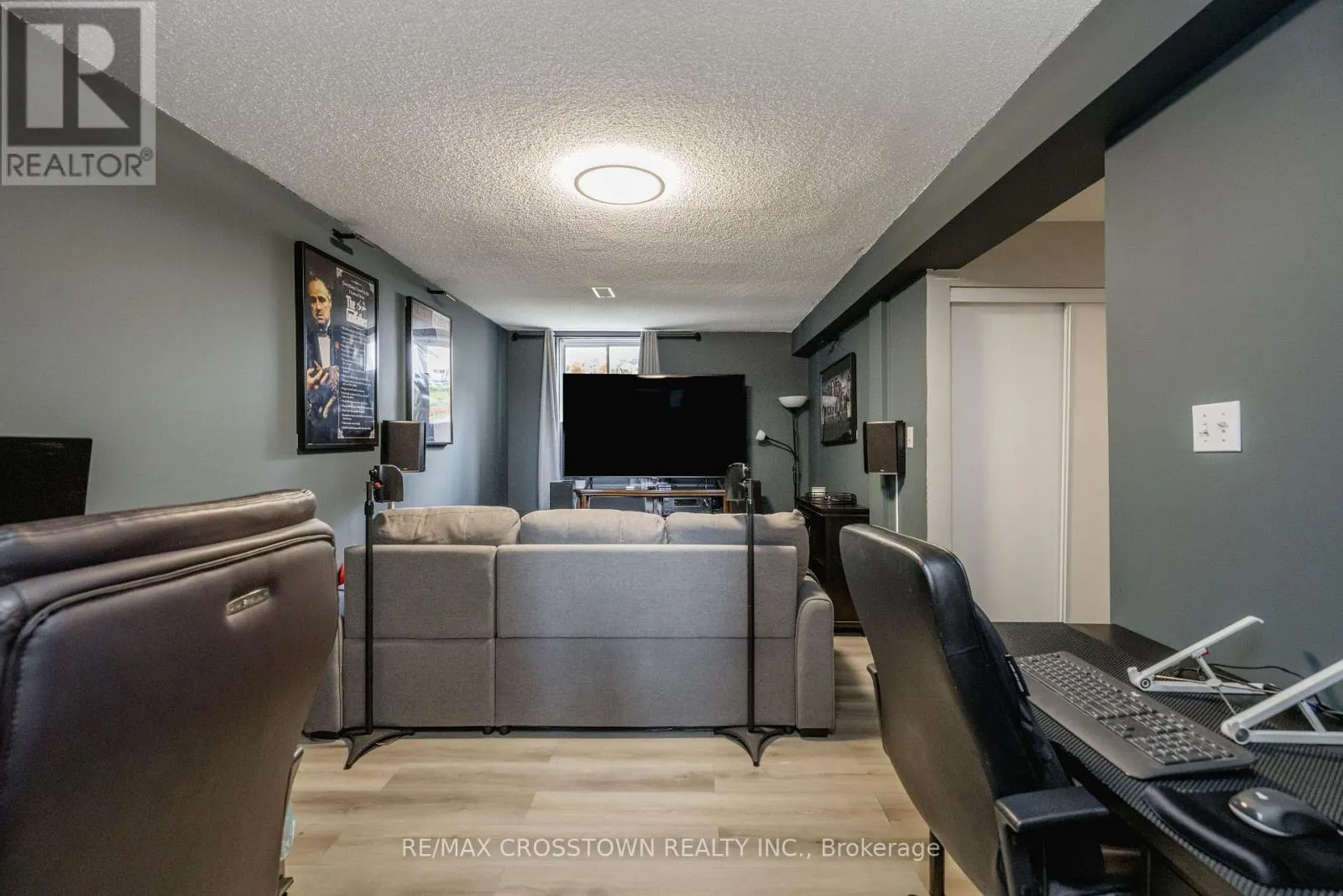 262 WESSENGER DRIVE