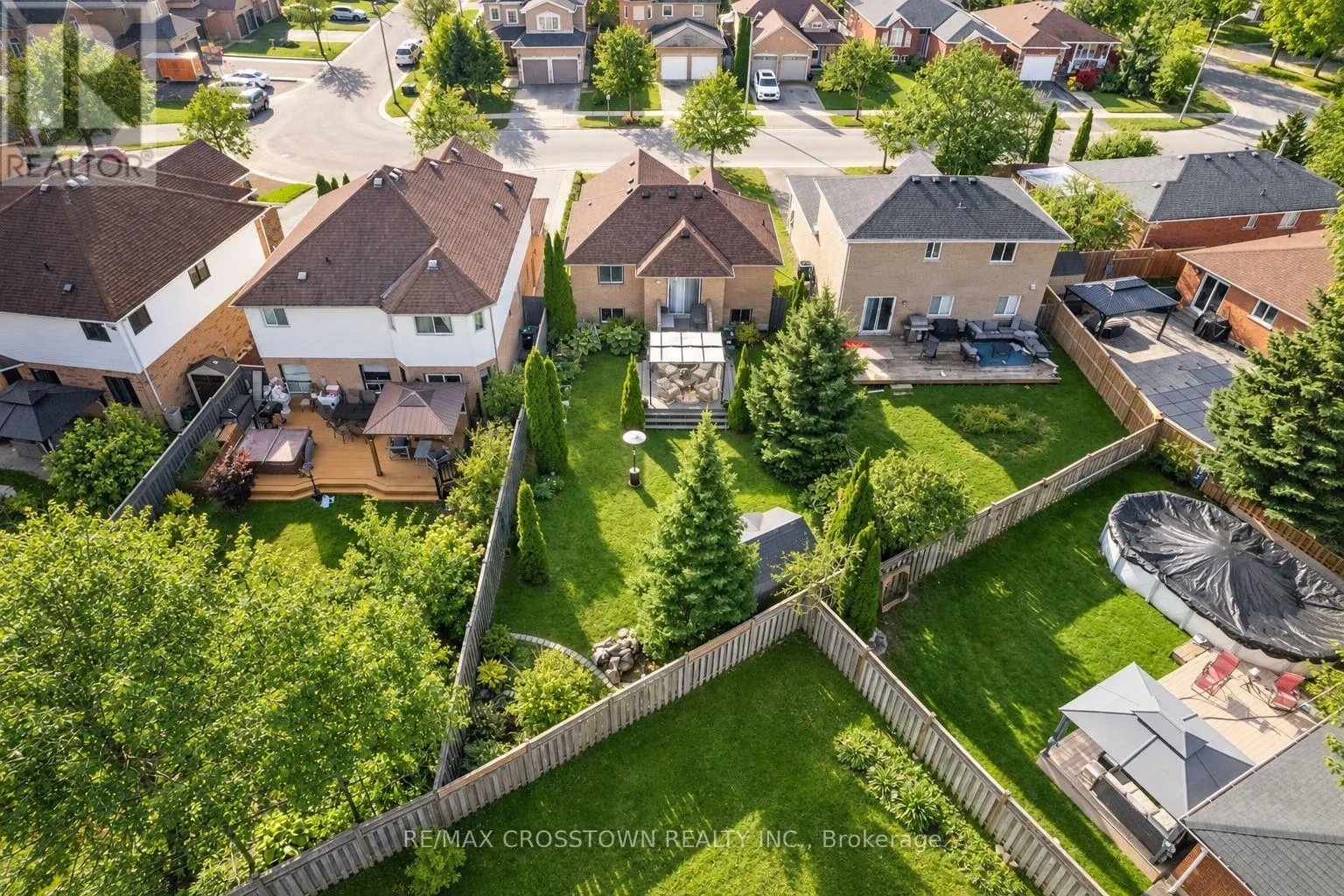262 WESSENGER DRIVE