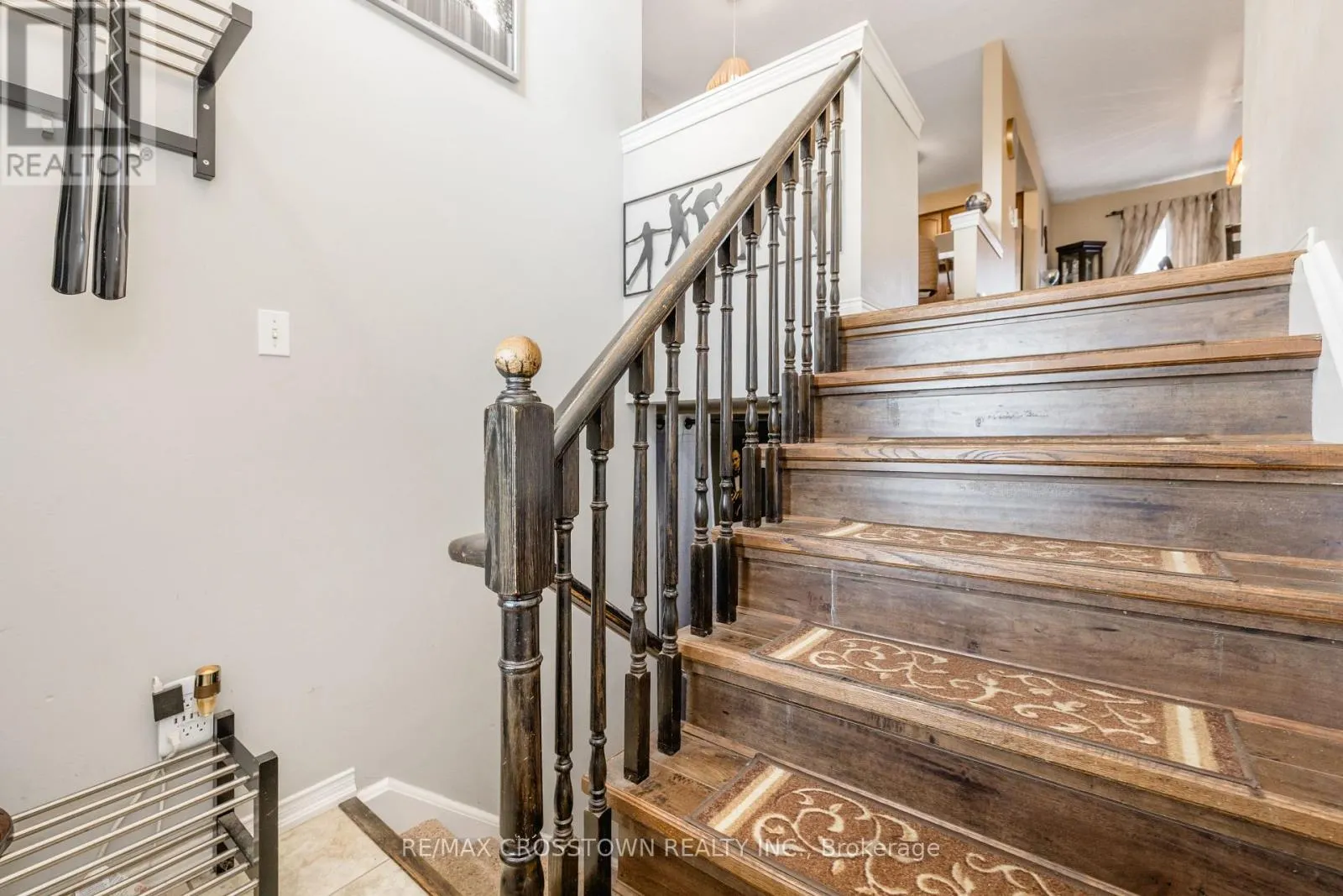 262 WESSENGER DRIVE