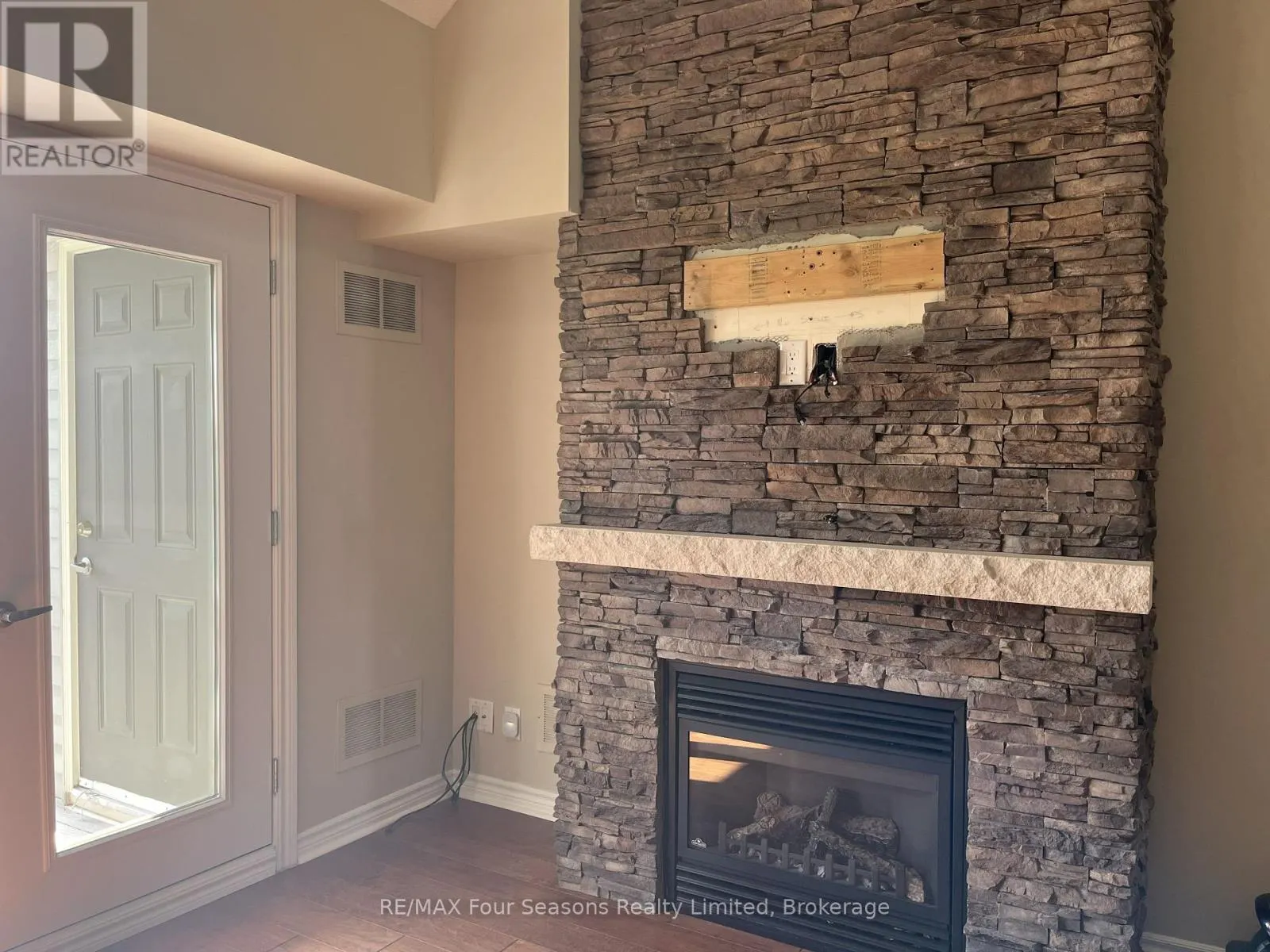 306 - 8 BRANDY LANE DRIVE #306