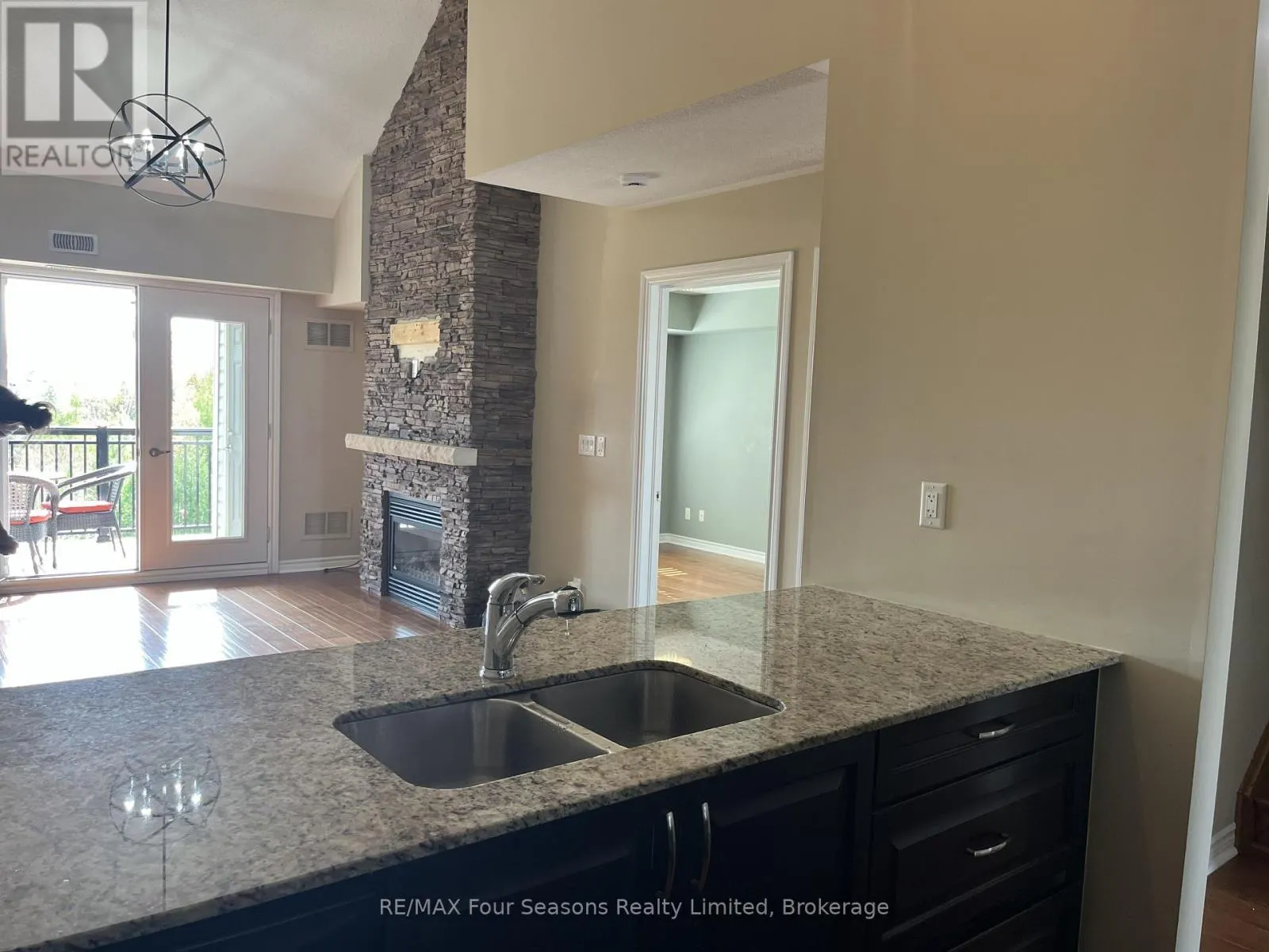 306 - 8 BRANDY LANE DRIVE #306