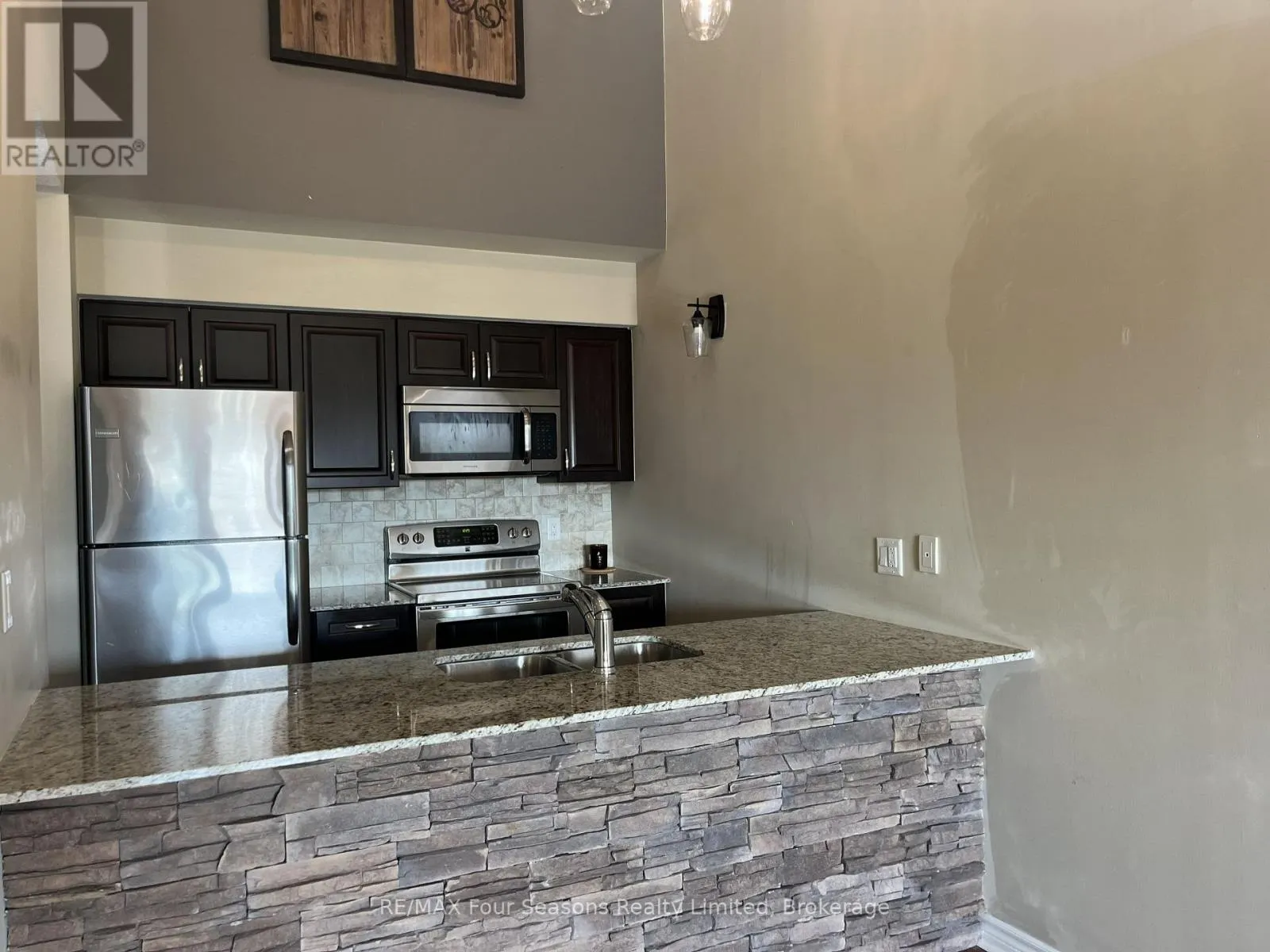 306 - 8 BRANDY LANE DRIVE #306