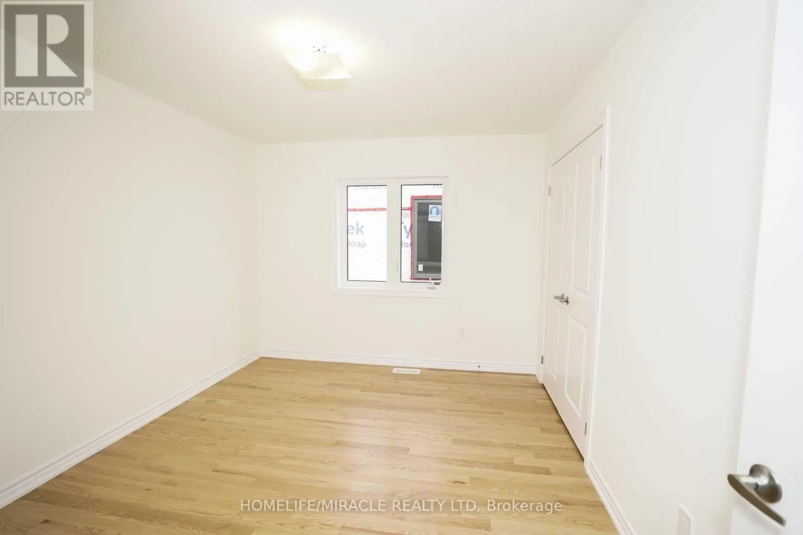 UPPER - 7 LUDLOW DRIVE