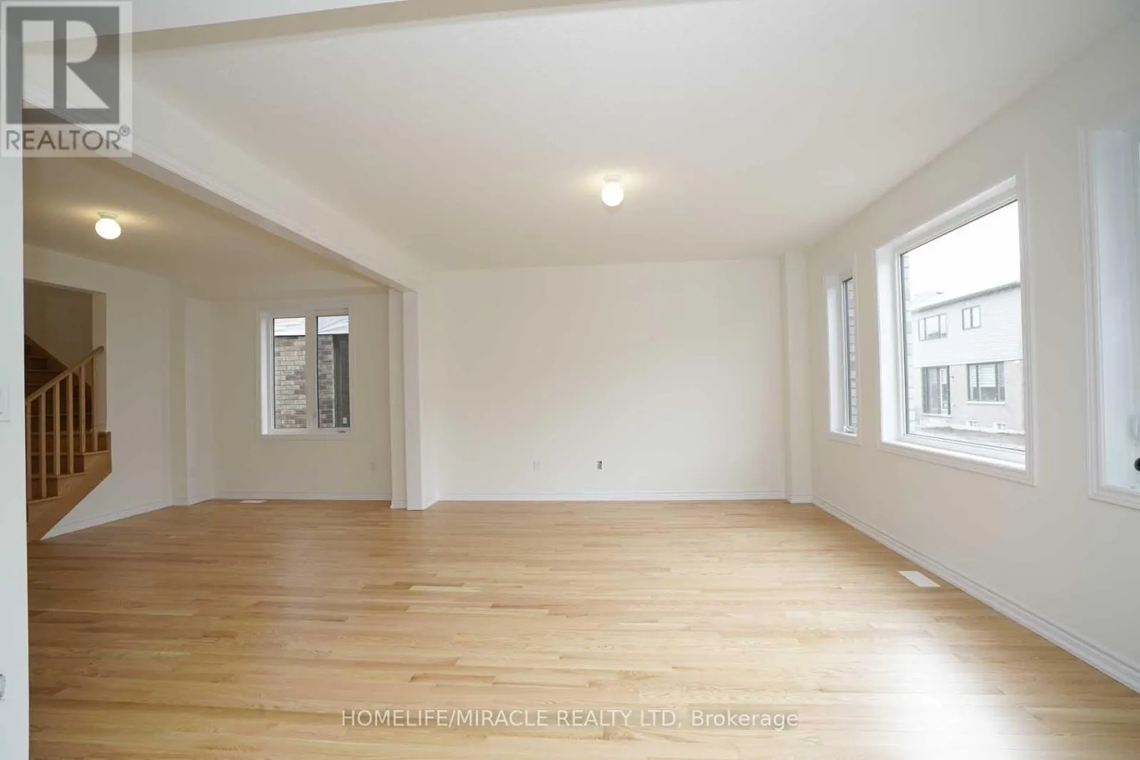 UPPER - 7 LUDLOW DRIVE