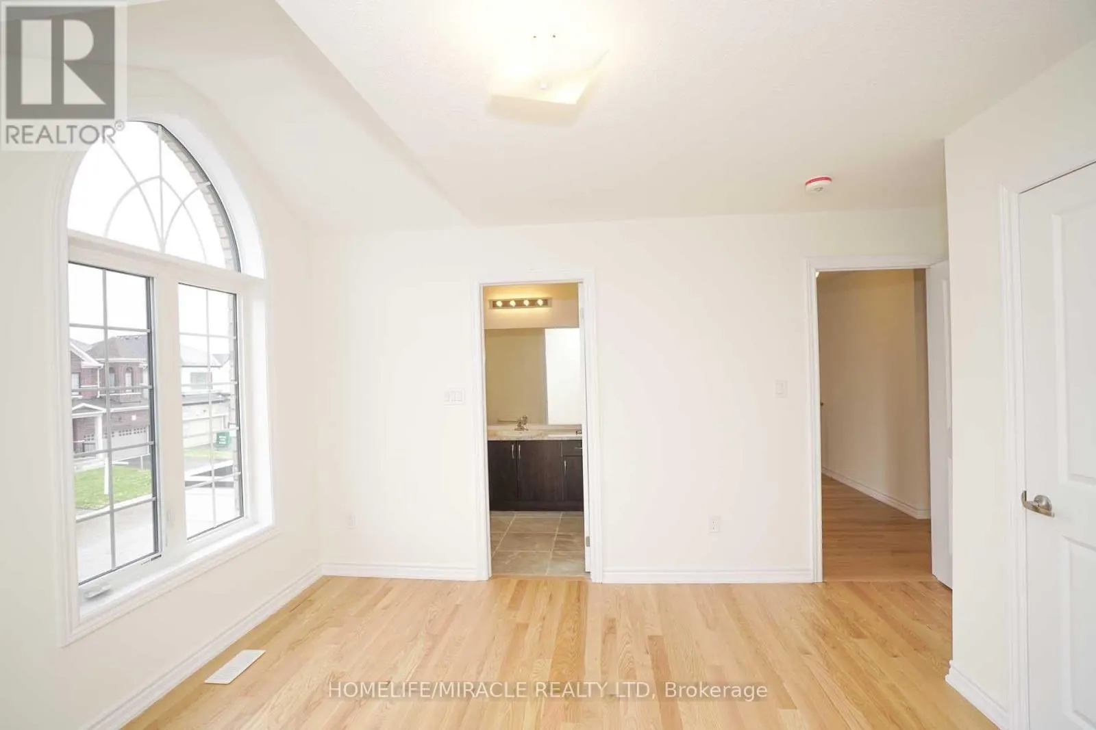 UPPER - 7 LUDLOW DRIVE