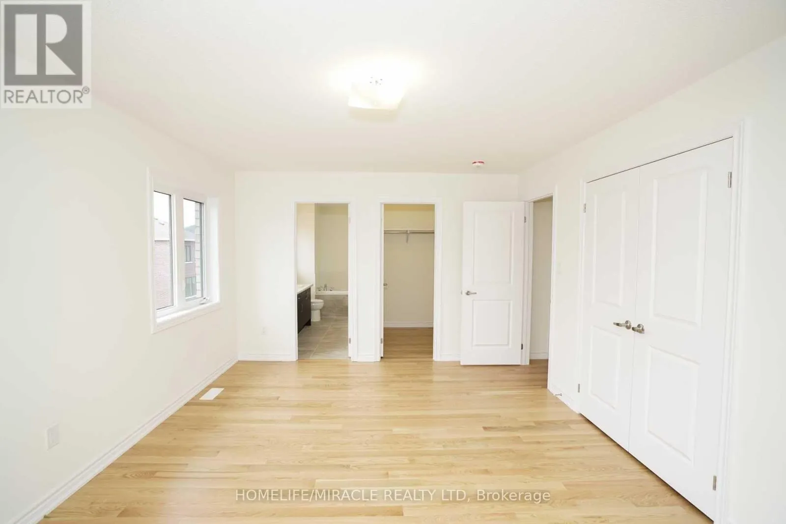 UPPER - 7 LUDLOW DRIVE