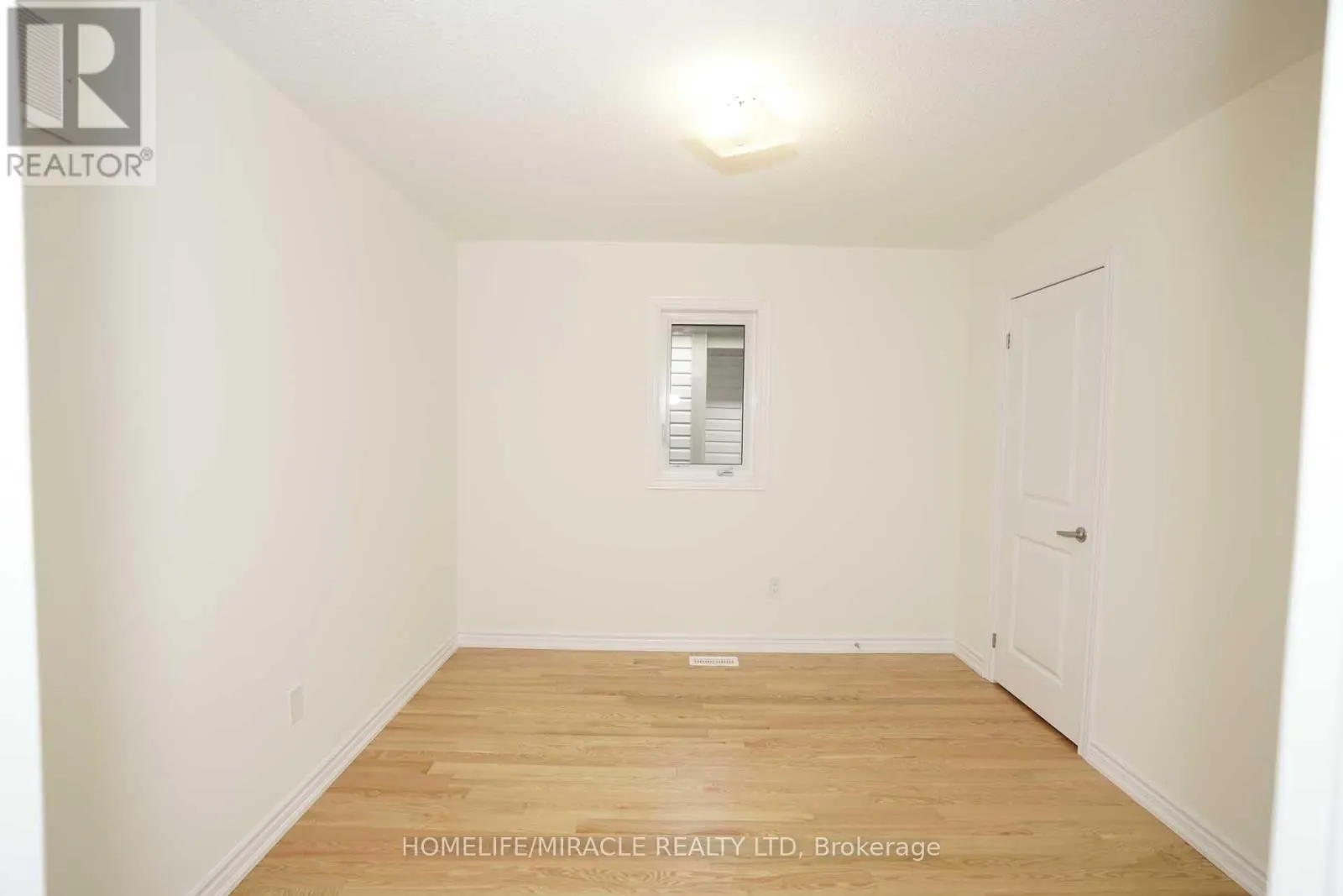 UPPER - 7 LUDLOW DRIVE