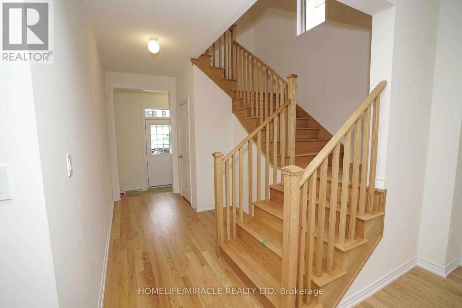 UPPER - 7 LUDLOW DRIVE