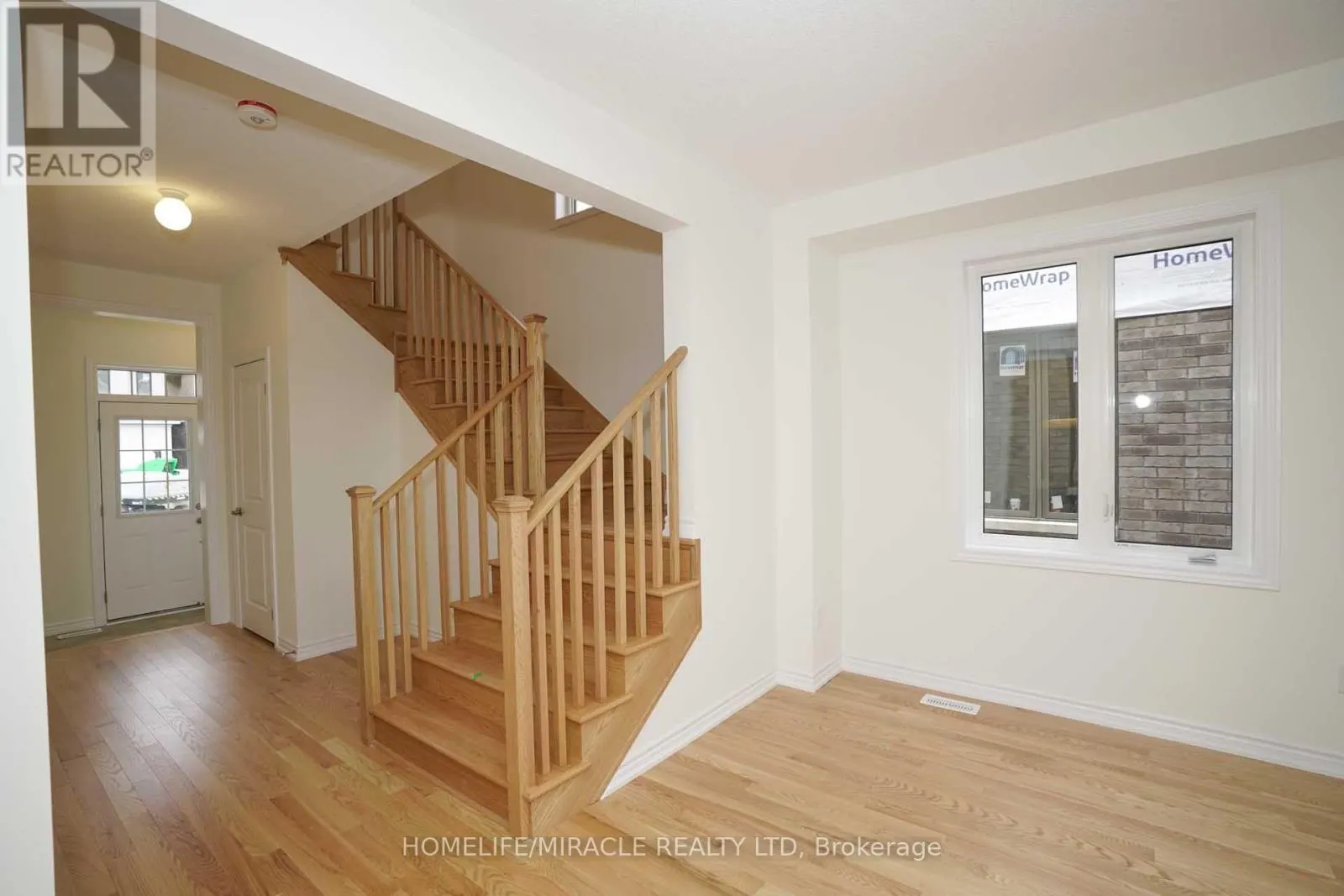 UPPER - 7 LUDLOW DRIVE