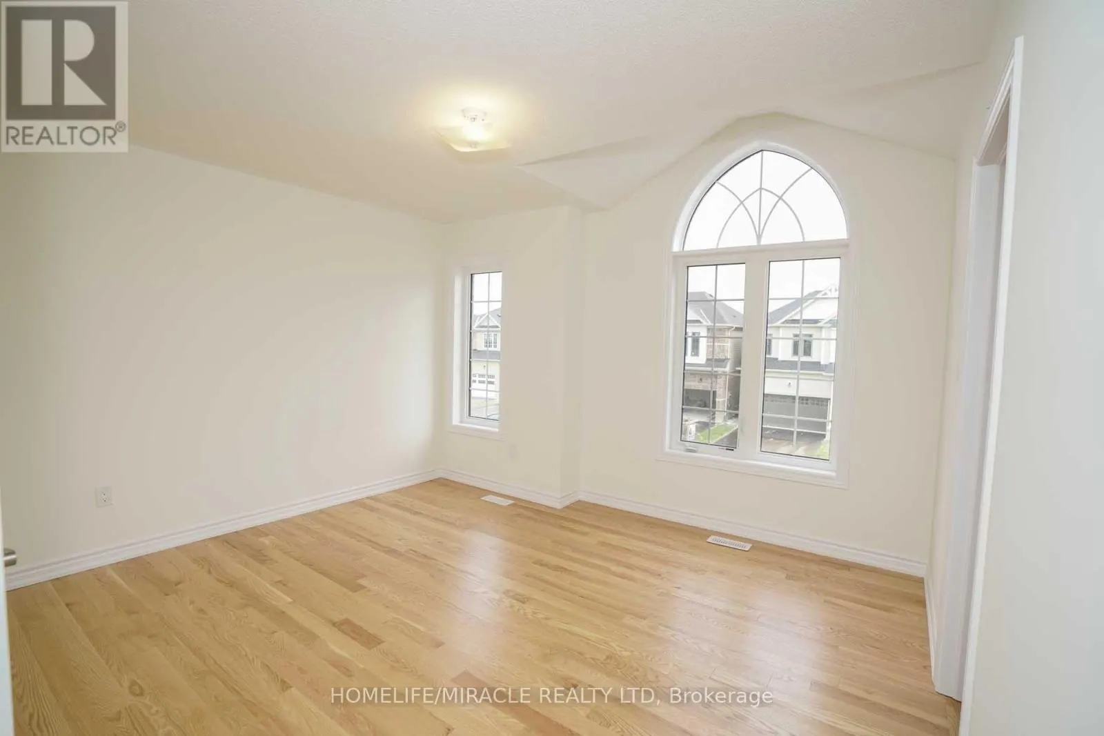 UPPER - 7 LUDLOW DRIVE