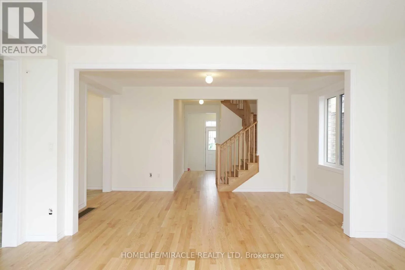 UPPER - 7 LUDLOW DRIVE