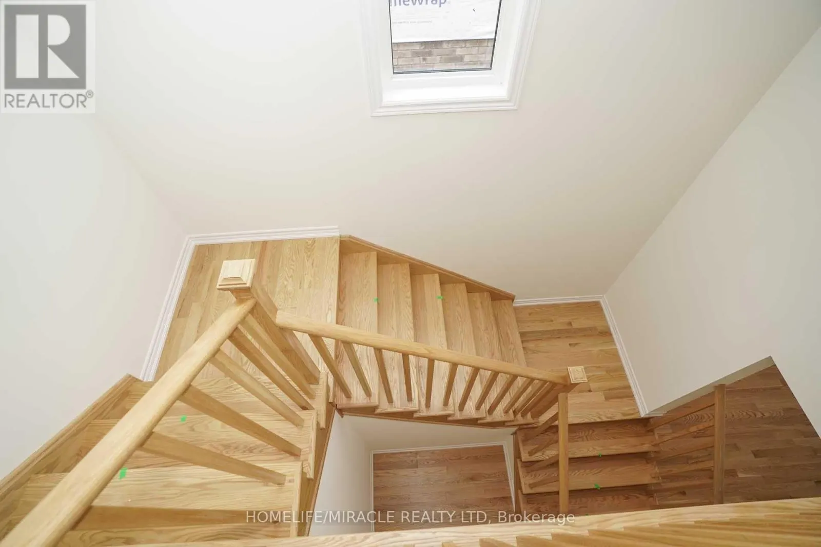 UPPER - 7 LUDLOW DRIVE