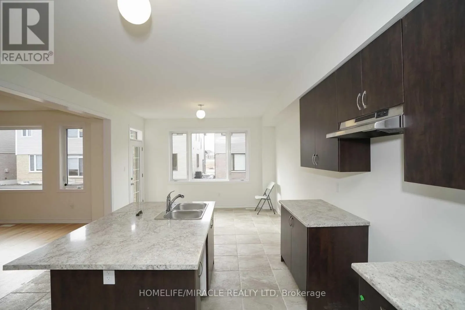 UPPER - 7 LUDLOW DRIVE