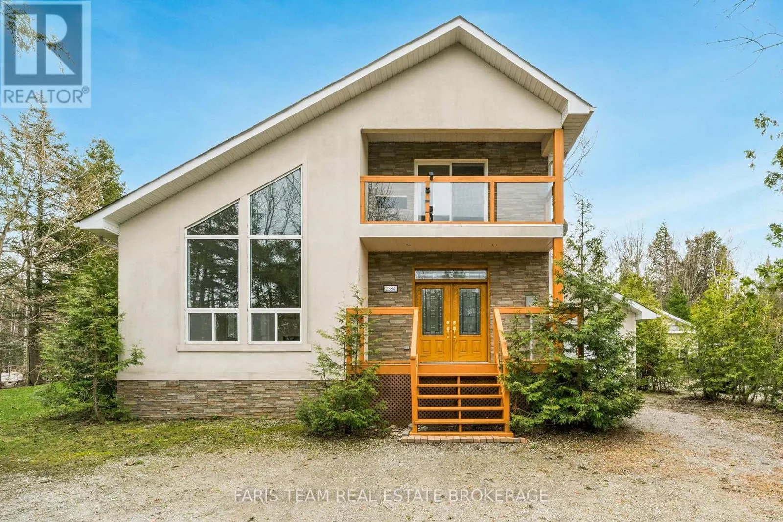 2384 CHAMPLAIN ROAD