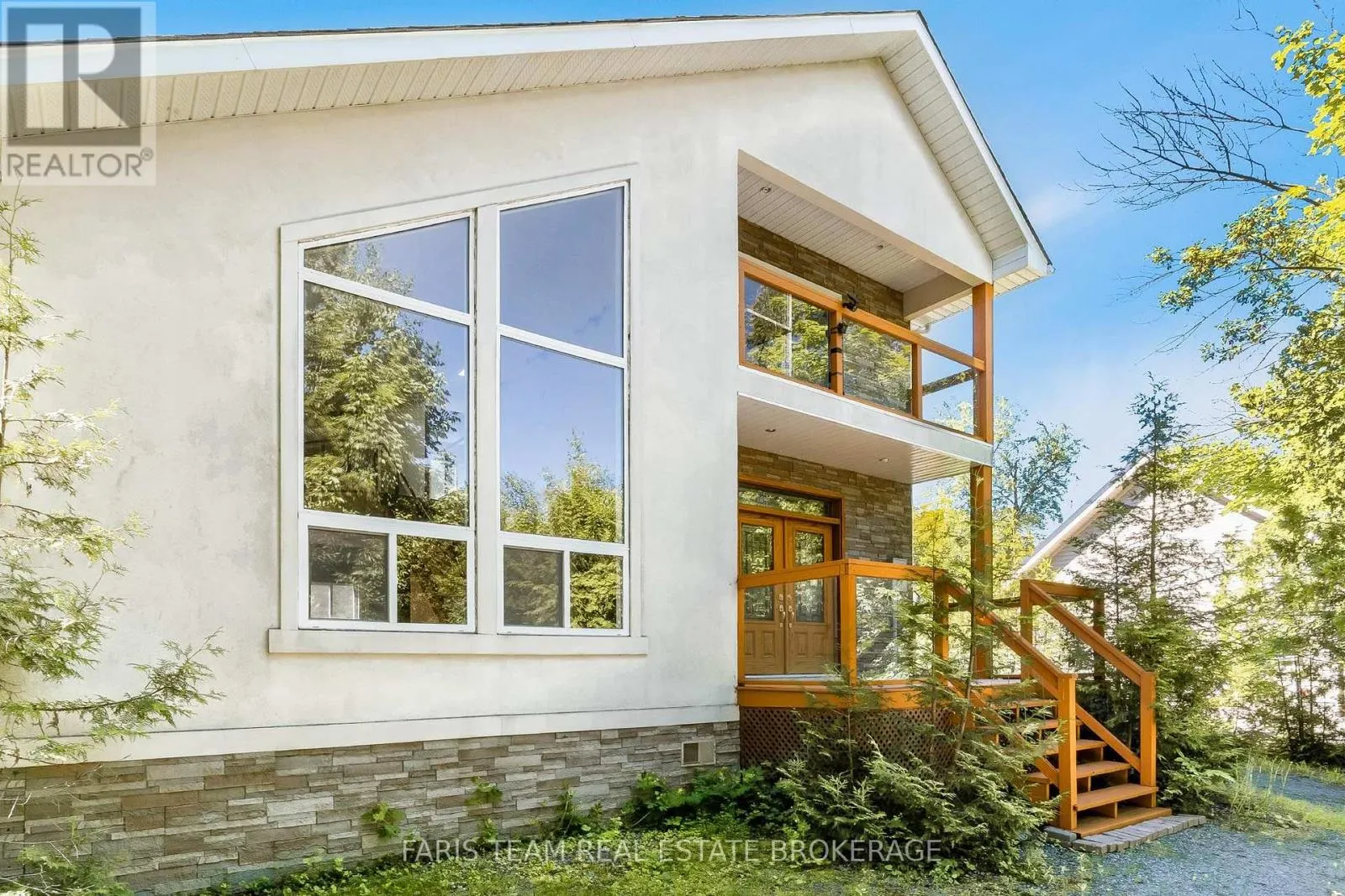 2384 CHAMPLAIN ROAD
