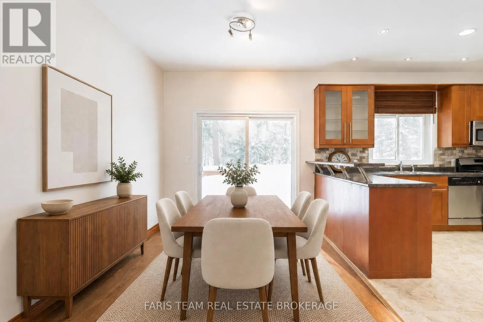 2384 CHAMPLAIN ROAD