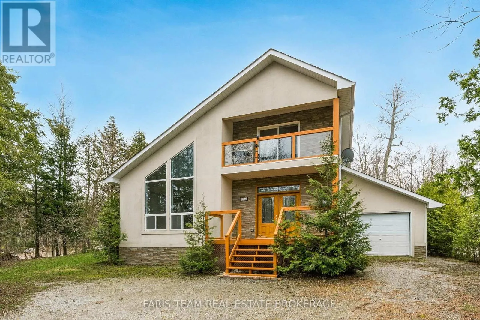 2384 CHAMPLAIN ROAD