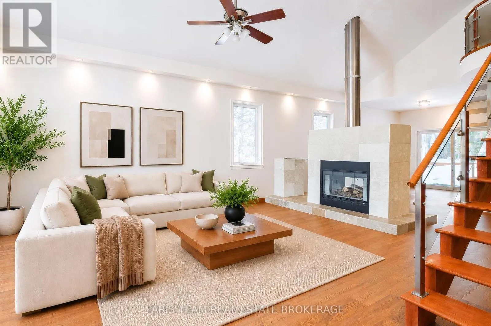 2384 CHAMPLAIN ROAD