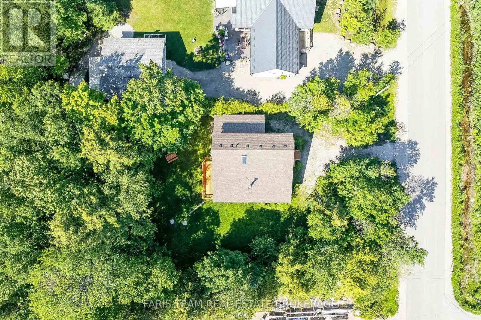2384 CHAMPLAIN ROAD