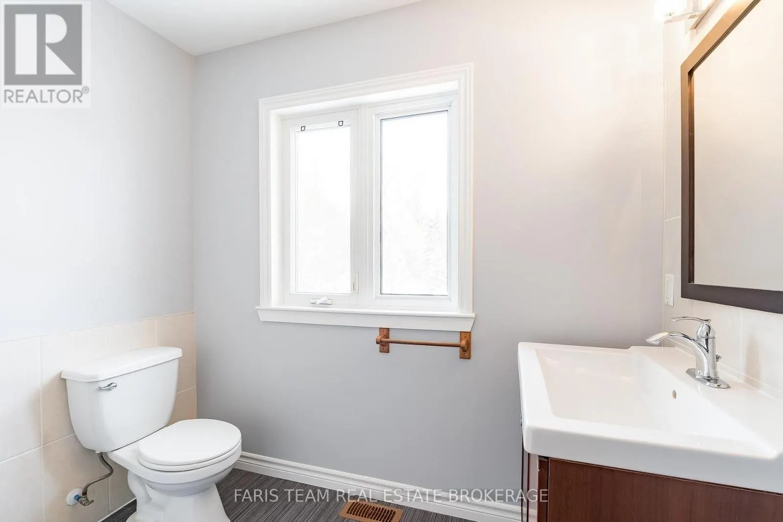 2384 CHAMPLAIN ROAD