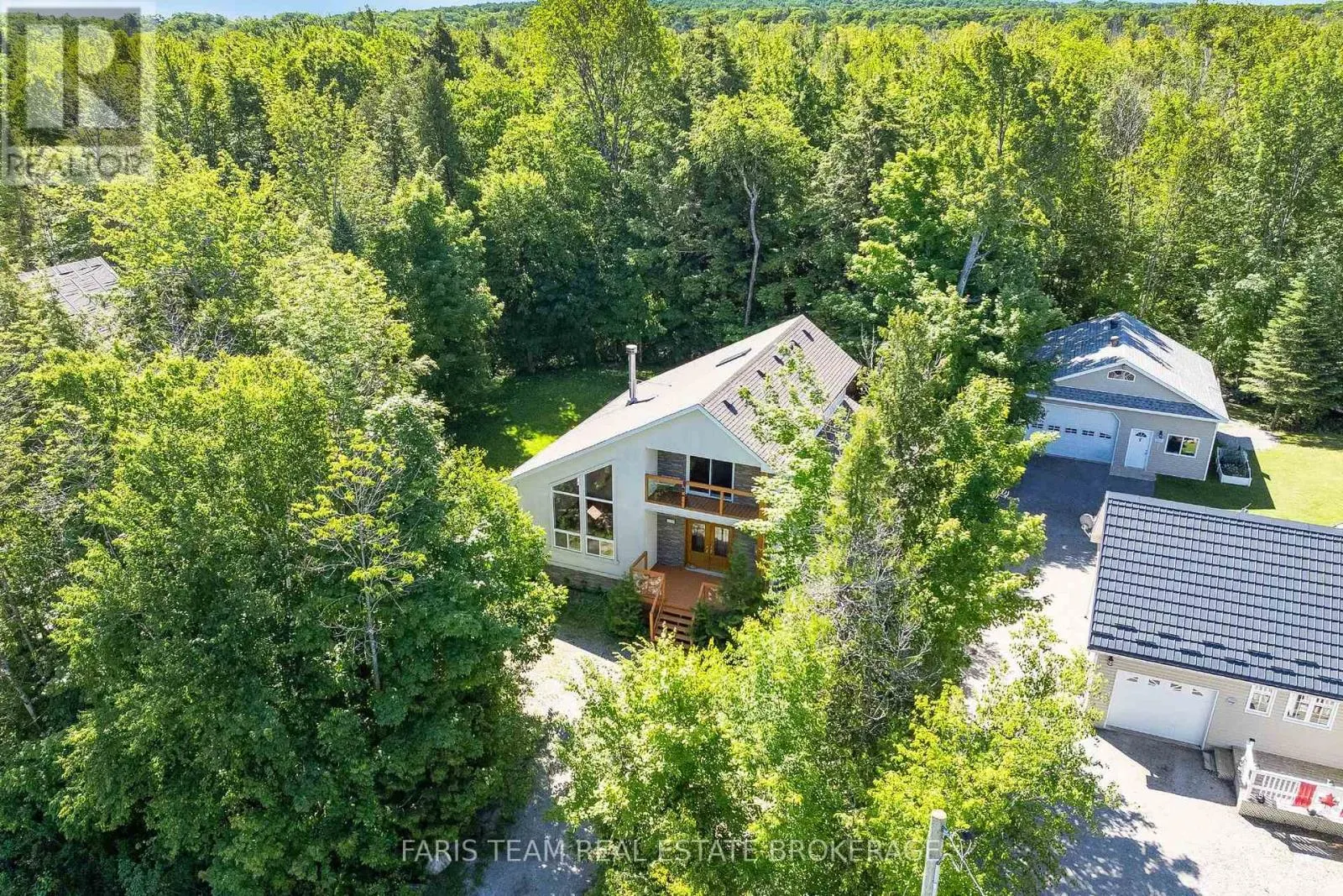 2384 CHAMPLAIN ROAD