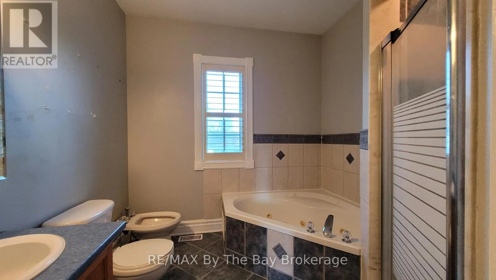 MAIN FLOOR - 65 LAIDLAW STREET #Main Floor