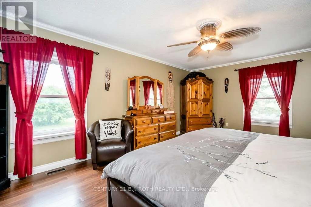301 4 CONCESSION ROAD