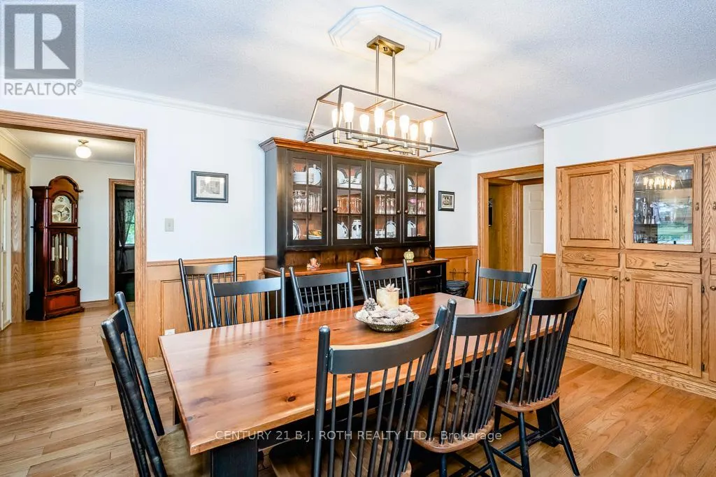 301 4 CONCESSION ROAD