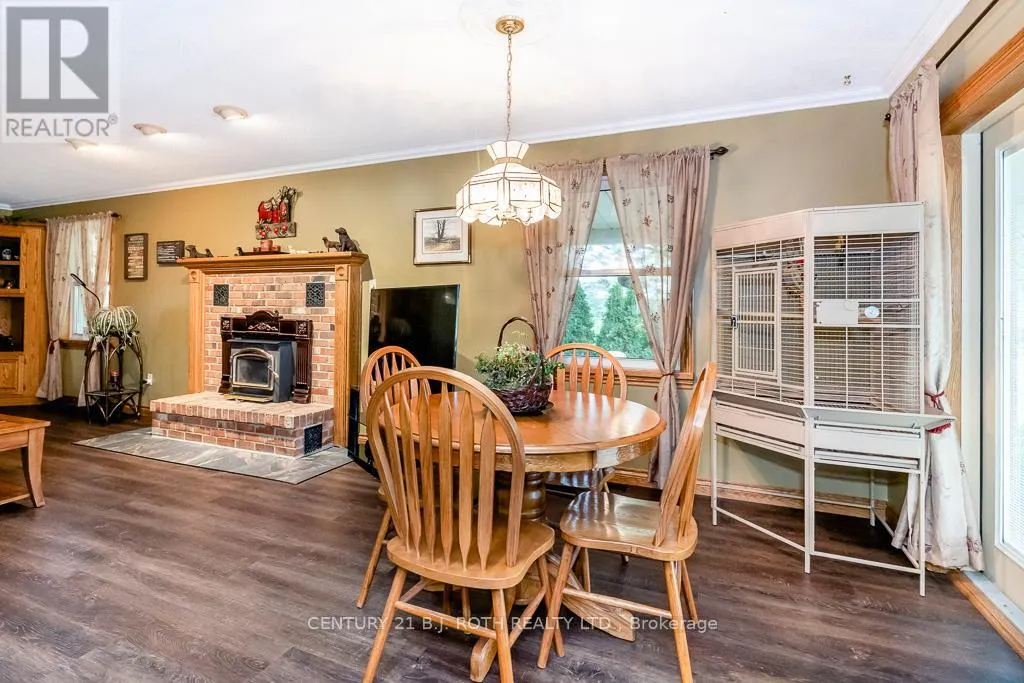 301 4 CONCESSION ROAD