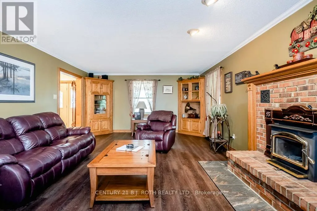 301 4 CONCESSION ROAD
