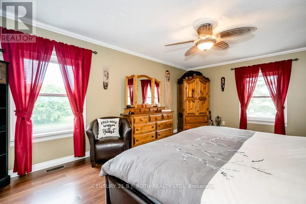 301 4 CONCESSION ROAD