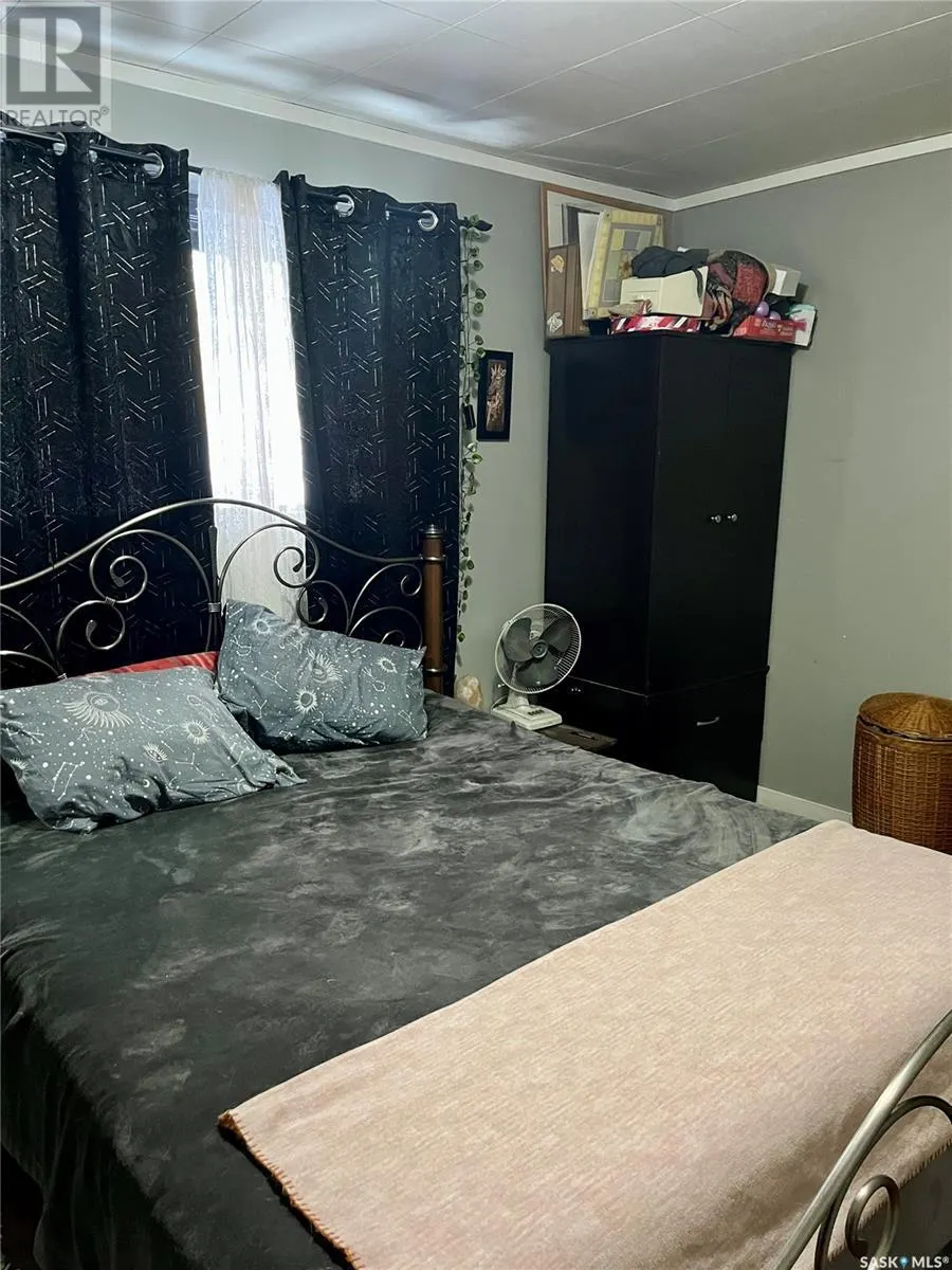 319 6th AVENUE W