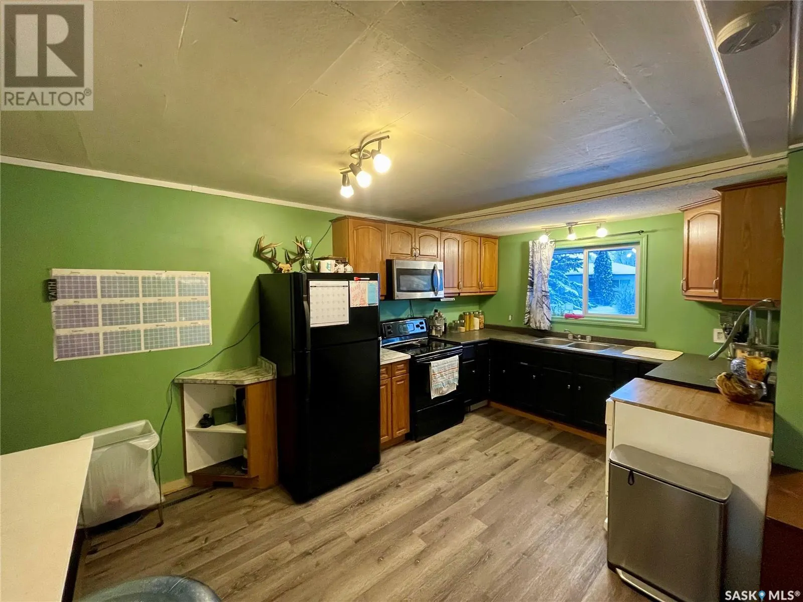 319 6th AVENUE W