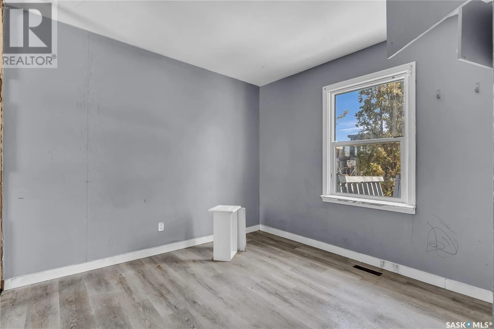 1315 Empress AVENUE