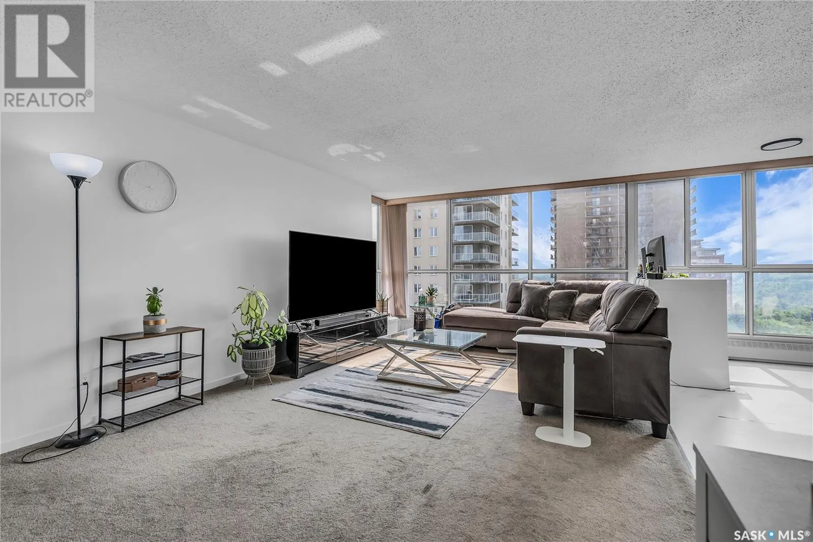 1402 315 5th AVENUE N