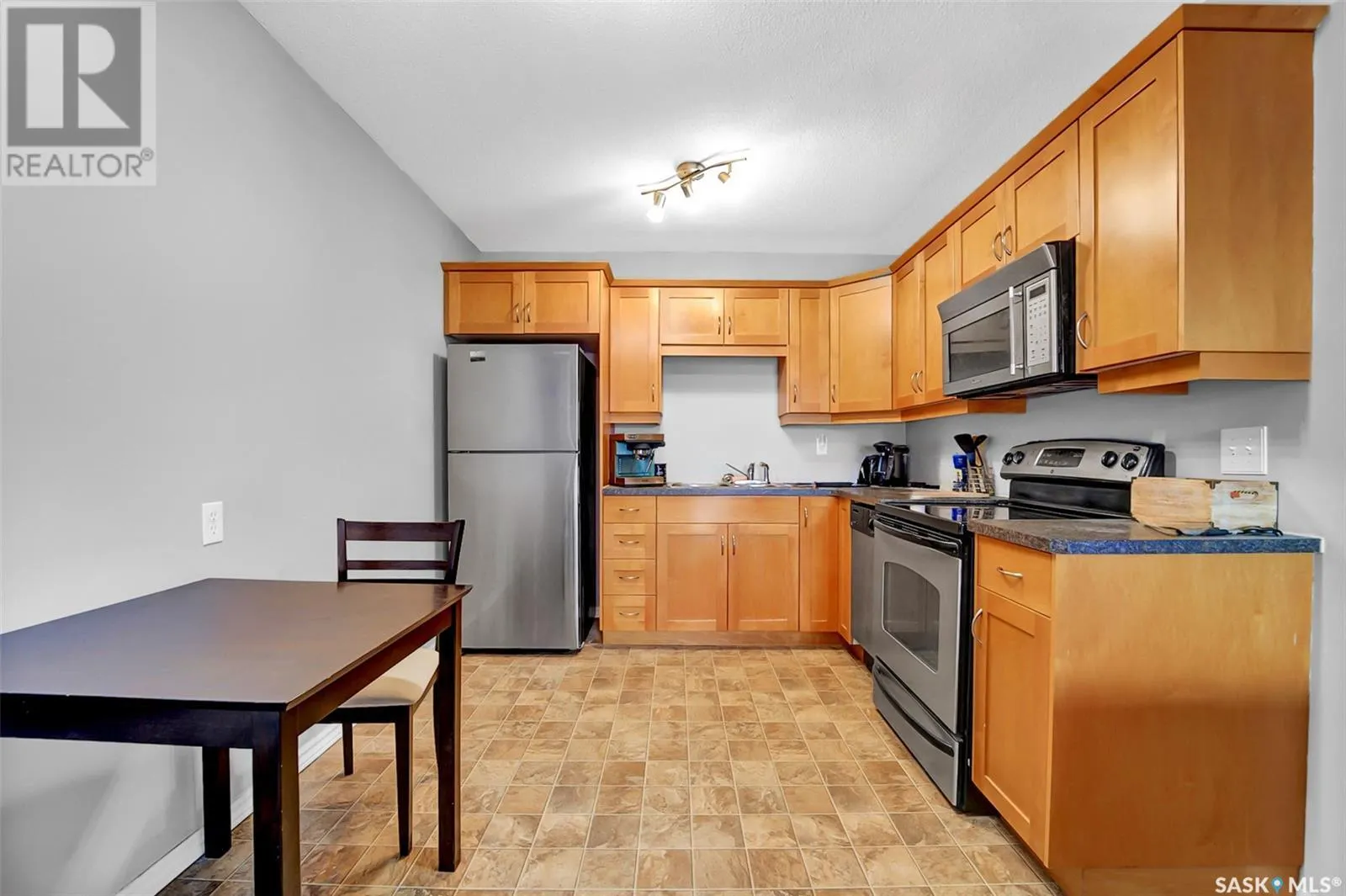 17 3030 Arlington AVENUE