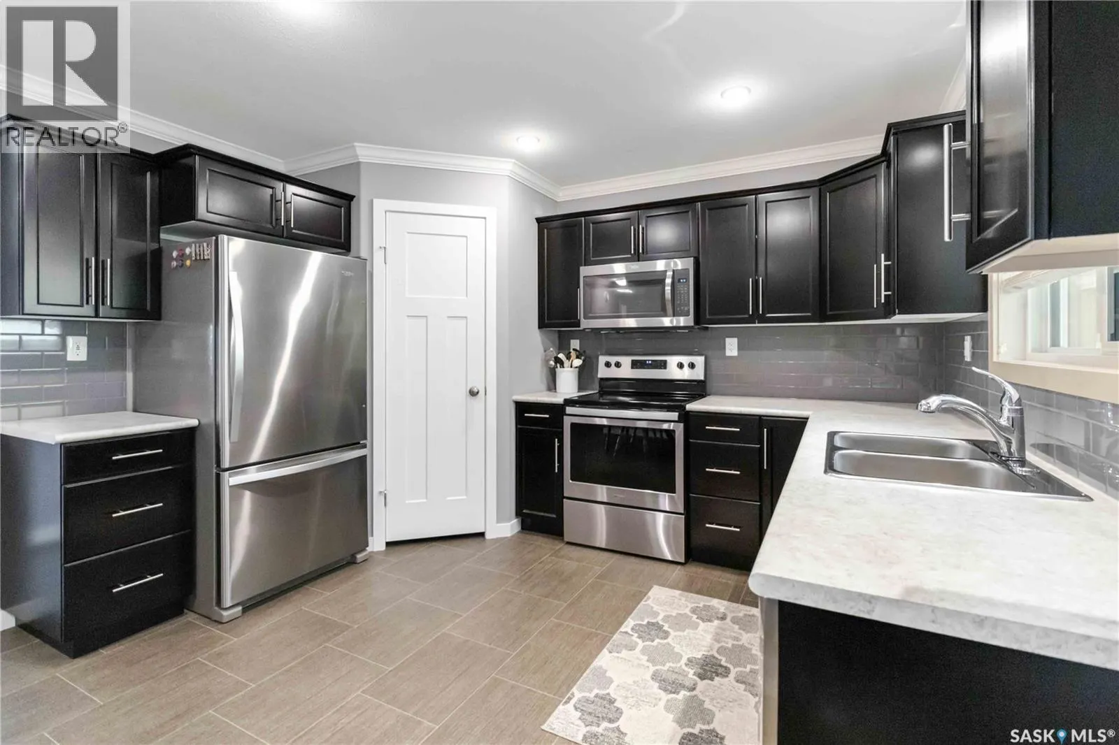 108 Sunrise CRESCENT